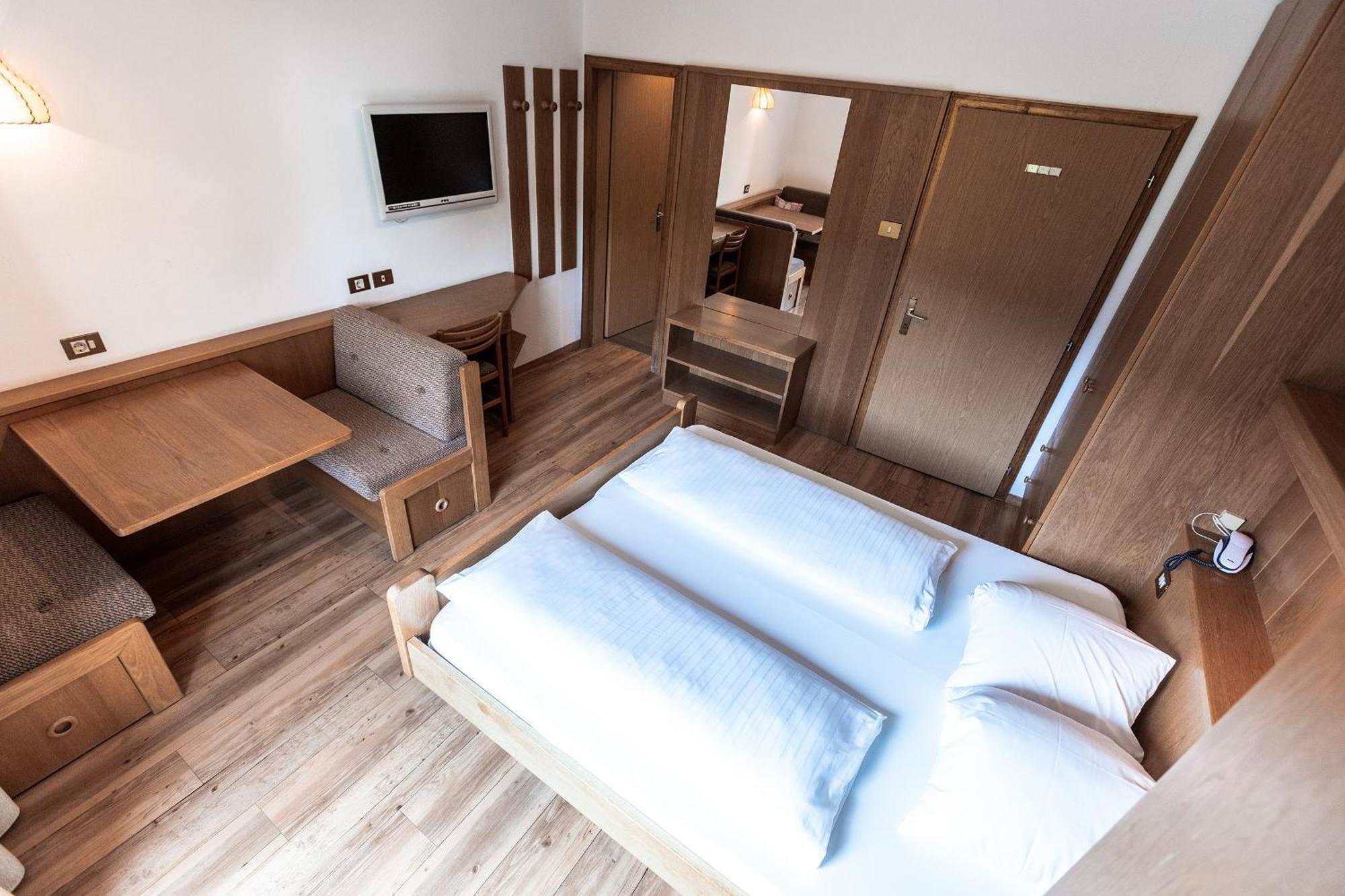 Hotel Zum Loewen - Al Leone ميلتينا المظهر الخارجي الصورة