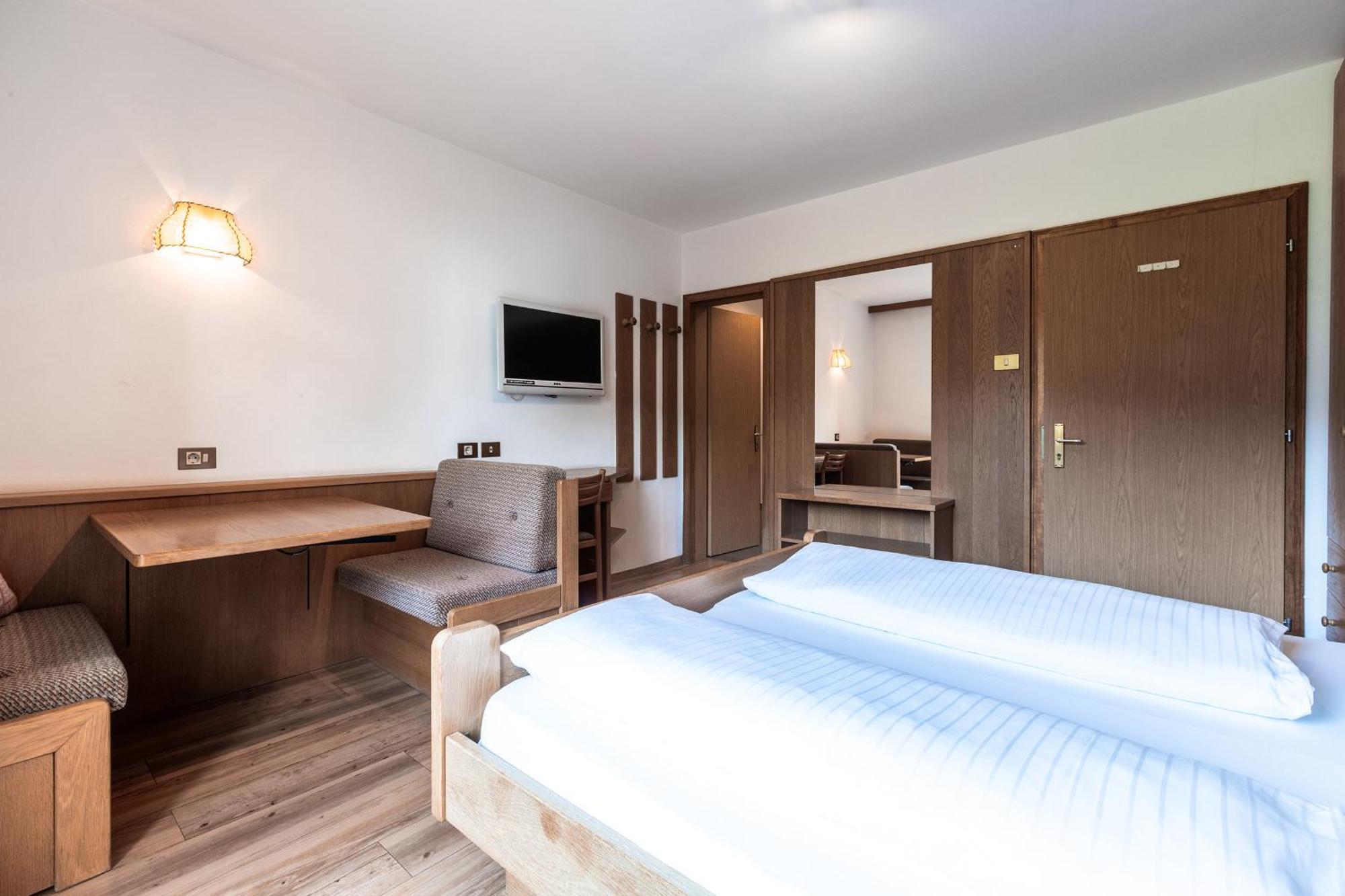 Hotel Zum Loewen - Al Leone ميلتينا المظهر الخارجي الصورة