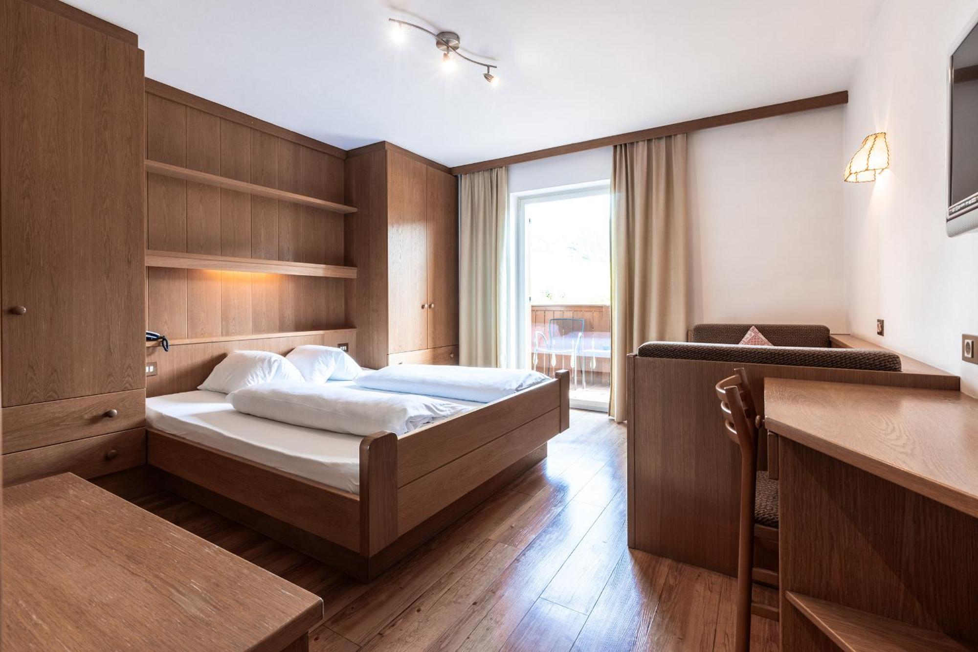 Hotel Zum Loewen - Al Leone ميلتينا المظهر الخارجي الصورة