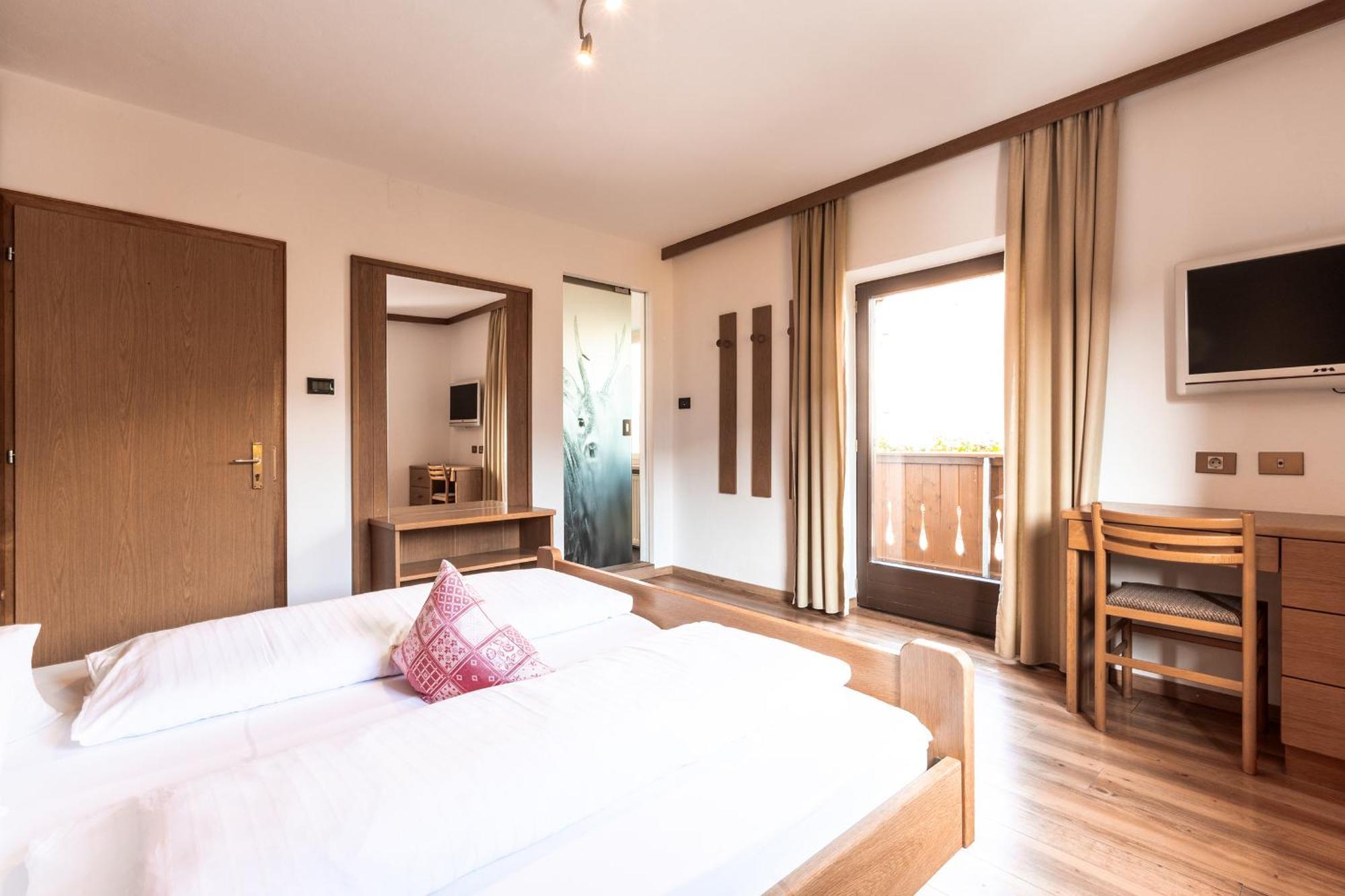 Hotel Zum Loewen - Al Leone ميلتينا المظهر الخارجي الصورة